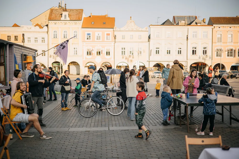 Kul.turistická kancelář objíždí budějovické čtvrti