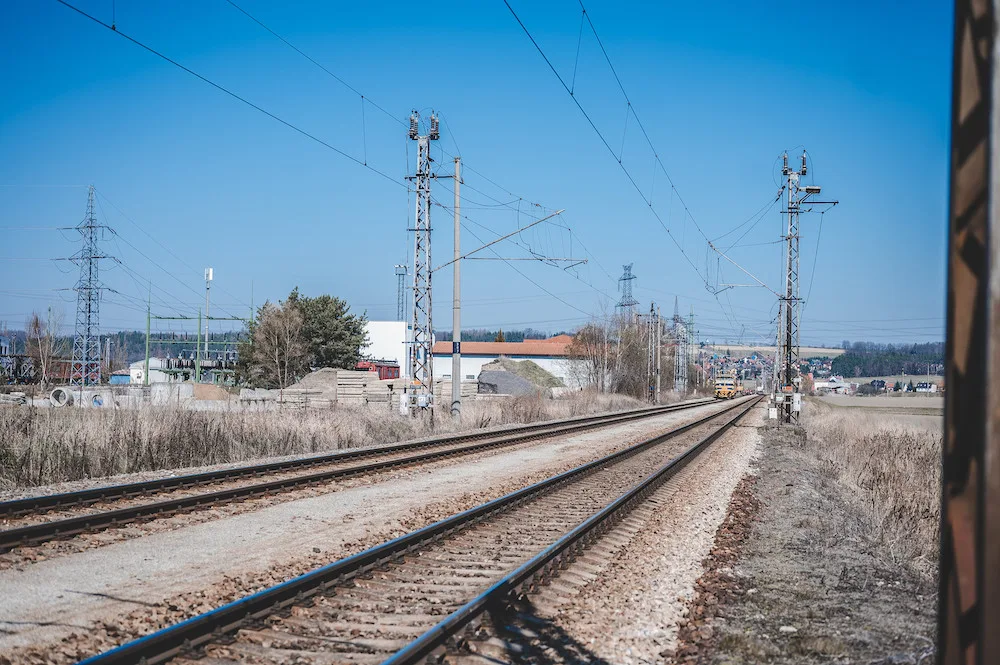 Studie ke zdvoukolejnění trati z Budějovice do Plzeně by měla být hotová letos