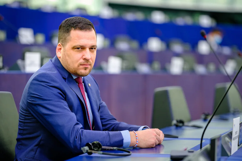 GLOSA: Konečně budeme mít jednotnou nabíječku na telefony a další zařízení