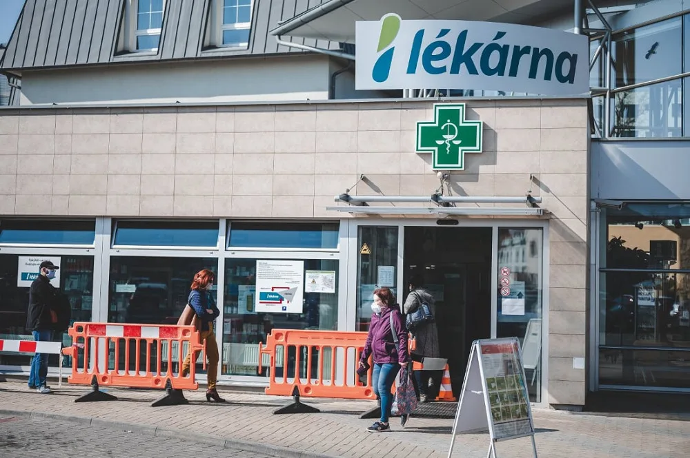 Respirátory ve zdravotnictví skončí nejpozději 11. května, řekl Válek