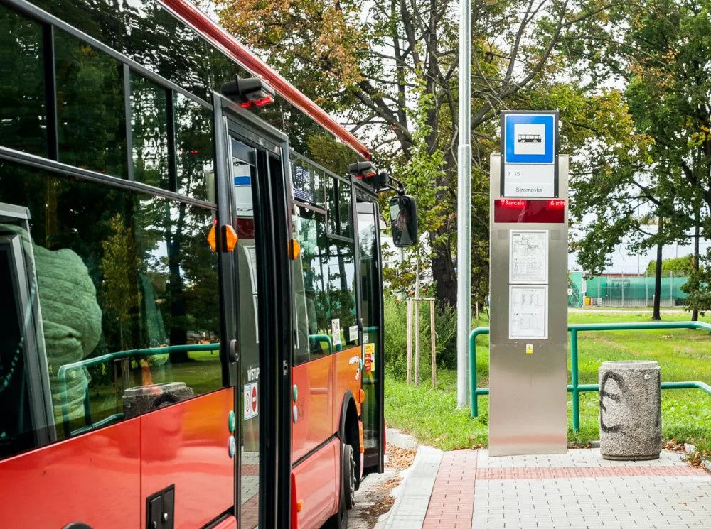 Virtuální jízdenky v MHD využívá 15 procent cestujících. Nejvíce v lince číslo pět