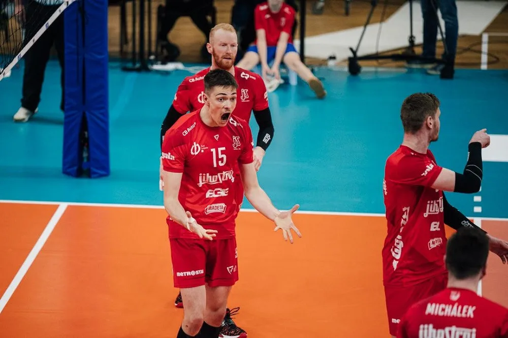 V Jihostroji pokračuje reprezentační blokař Polák