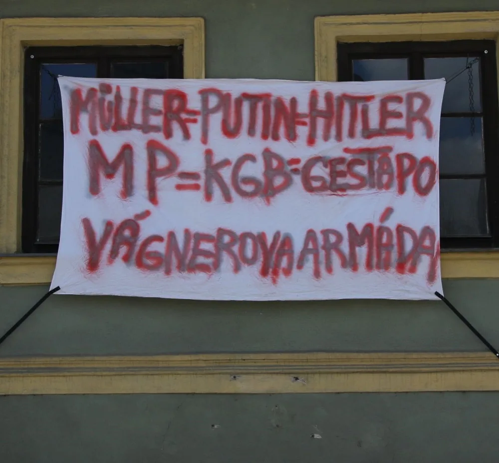 Muž srovnal městskou policii s gestapem a jejího velitele s Putinem. Čelí trestnímu stíhání