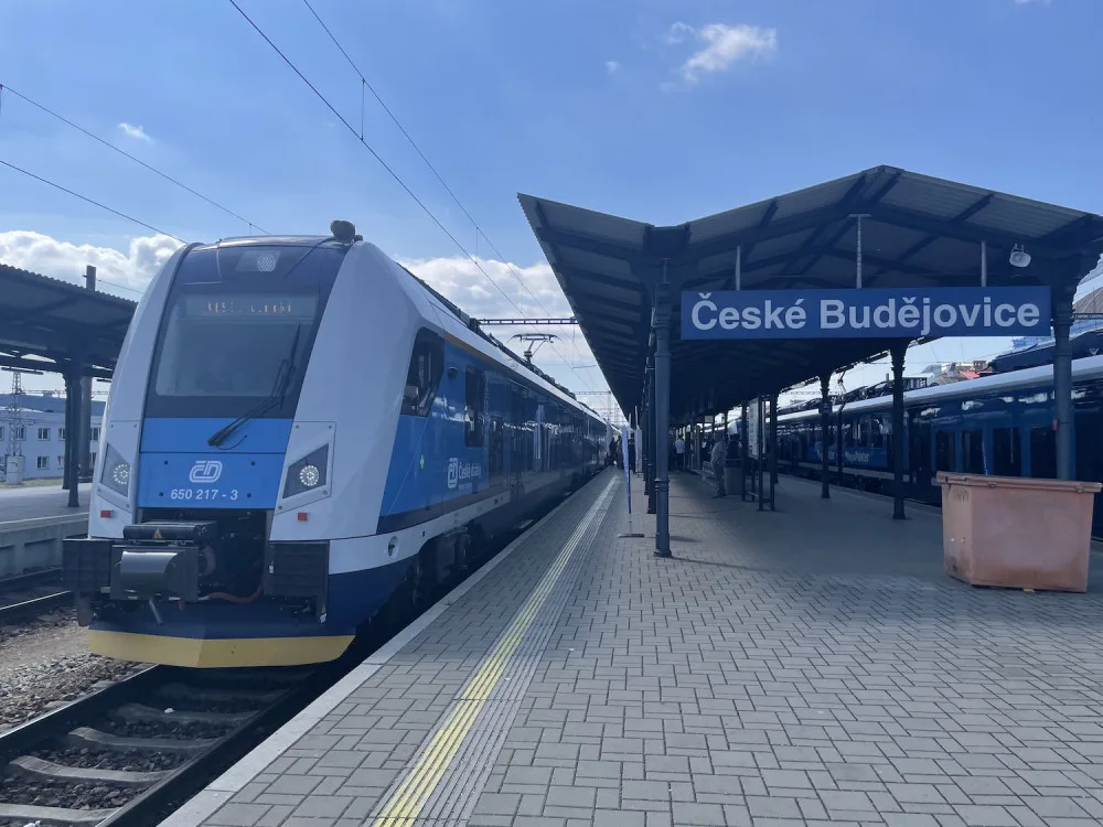 Na jihu Čech jezdí nové RegioPantery. Jedna souprava stála více než 100 milionů korun