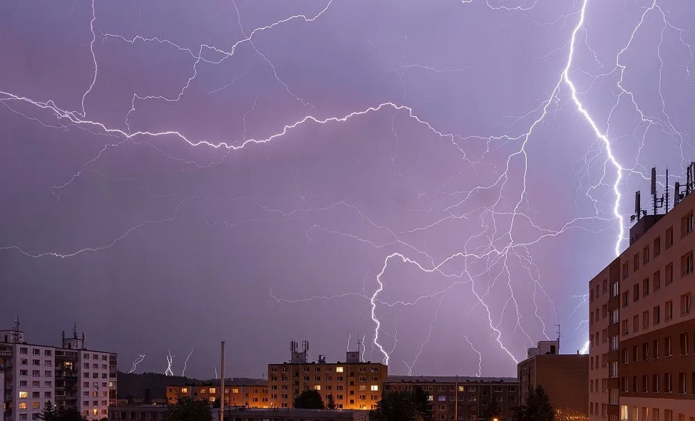Jih Čech zasáhnou silné bouřky, varovali meteorologové