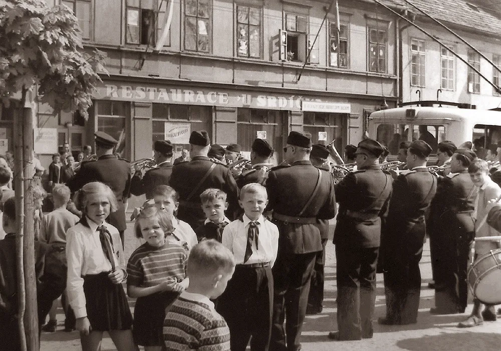 Restaurace U Srdíčka v roe 1957 a kapela Jana Poláka.