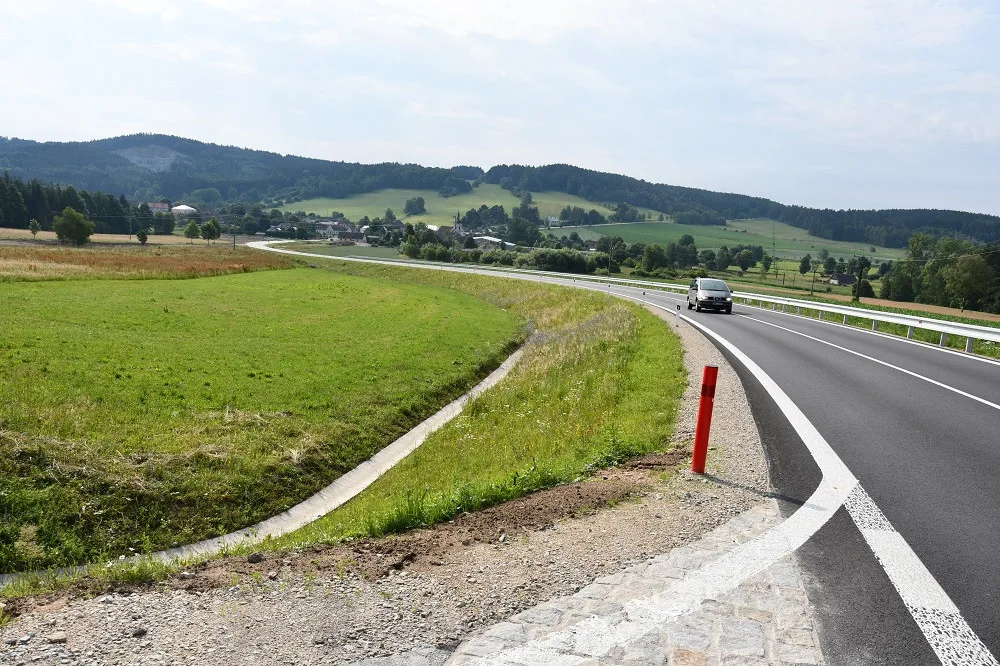 Obec Číměř má novou silnici, průjezd je bezpečnější