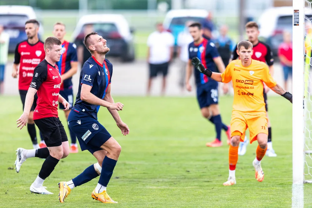 Nová posila Táborska František Kotek (v oranžovém).