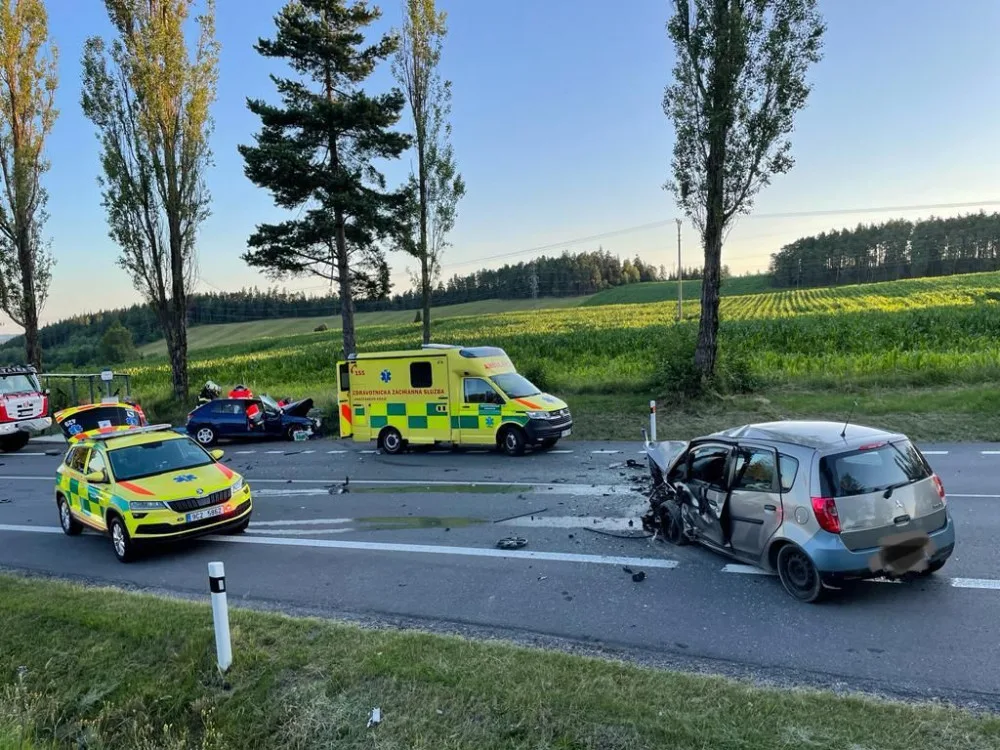 Tragická nehoda uzavřela silnici mezi Vimperkem a Prachaticemi
