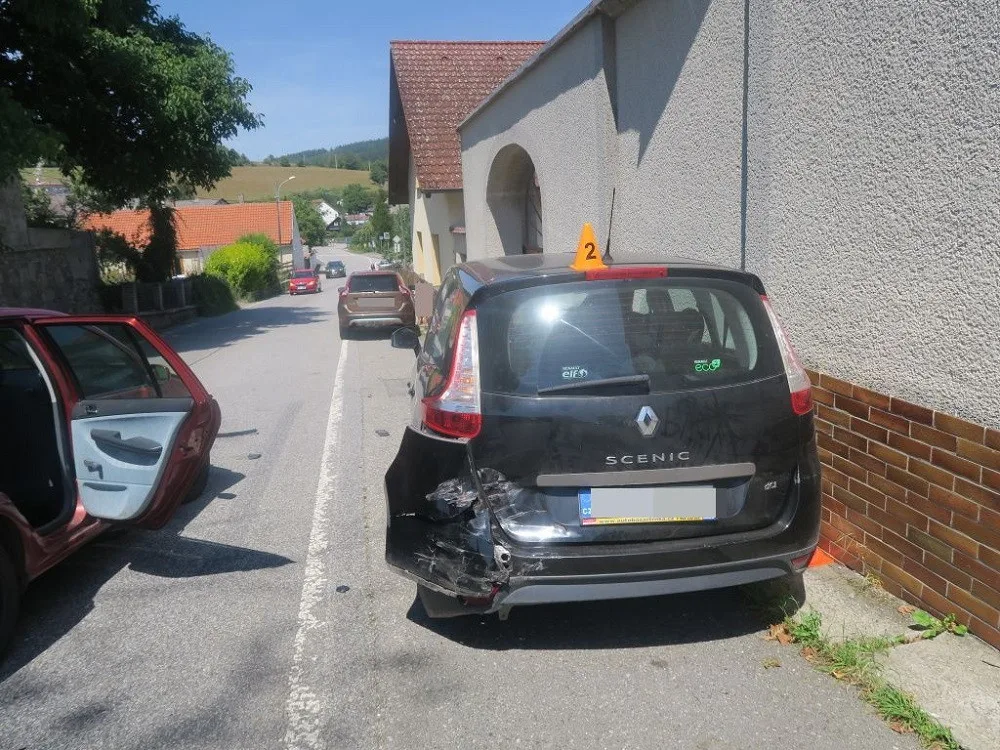 VIDEO: Zdrogovaná řidička narazila do auta, kde cestovala žena se třemi dětmi