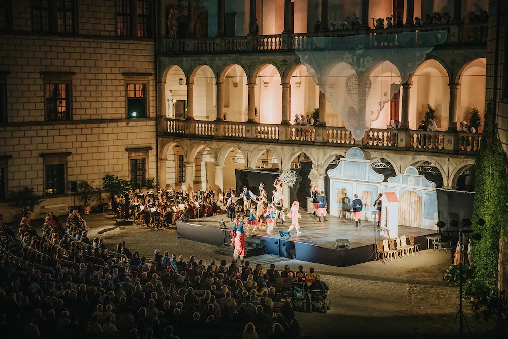 Opera Carmen rozezní nádvoří jindřichohradeckého zámku v sobotu 27. srpna