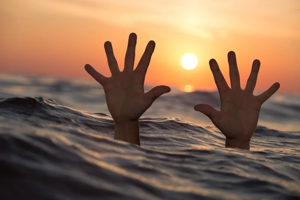 drowning-g5b6969e2e_1280