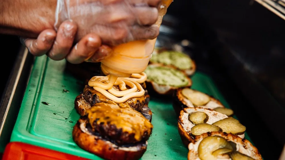 Burger Street Festival veze do Budějc více než tunu hovězího