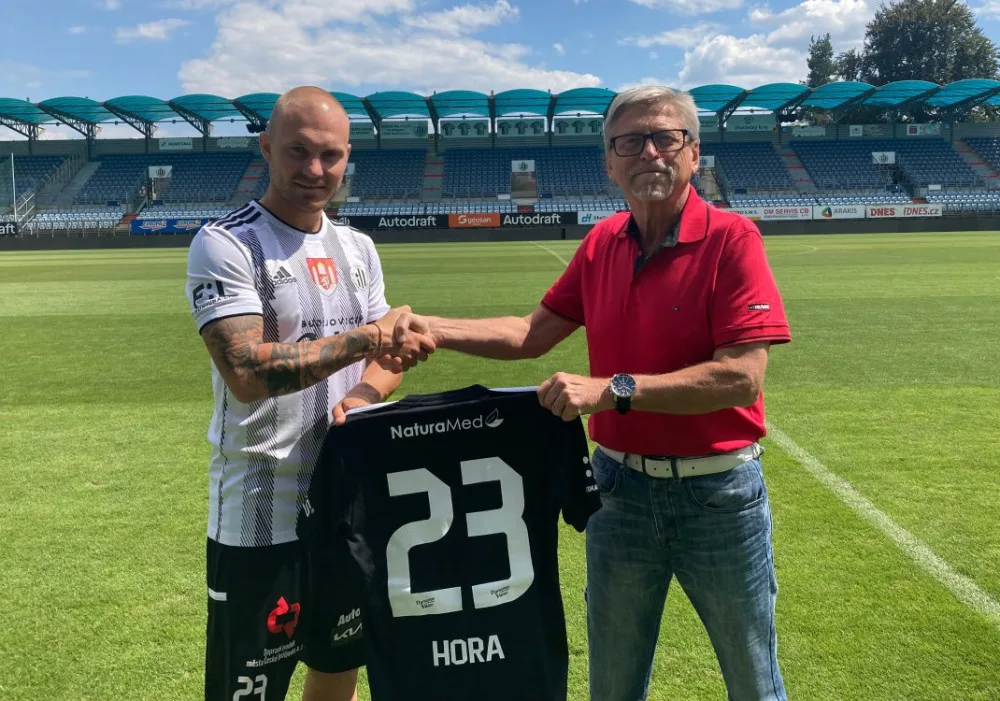 Jakub Hora (vlevo) a majitek klubu Vladimír Koubek.
