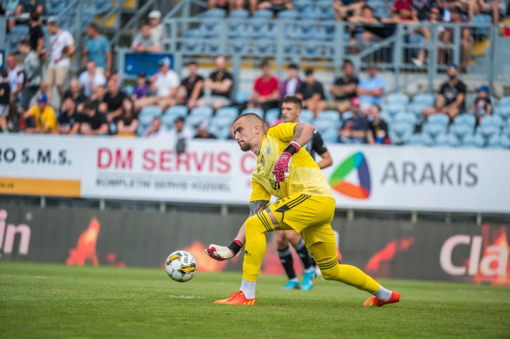 Před rokem bylo všechno jinak. Je to sen, přiznal brankář Dynama Janáček