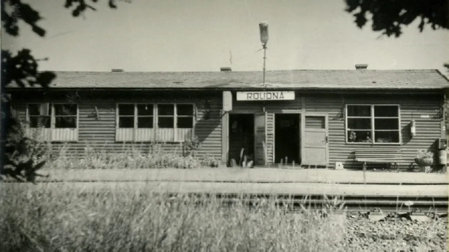 Roudenská výpravní budova z roku 1942. Zdroj: Koridory.cz / staniční kronika