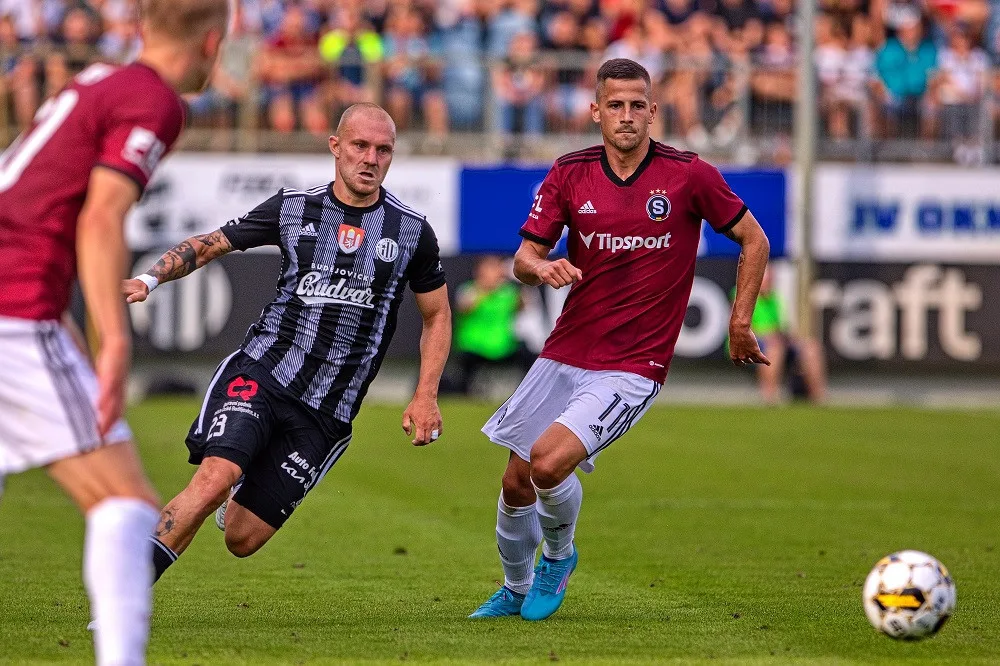 Hora končí v Dynamu. Mířit má do ostravského Baníku