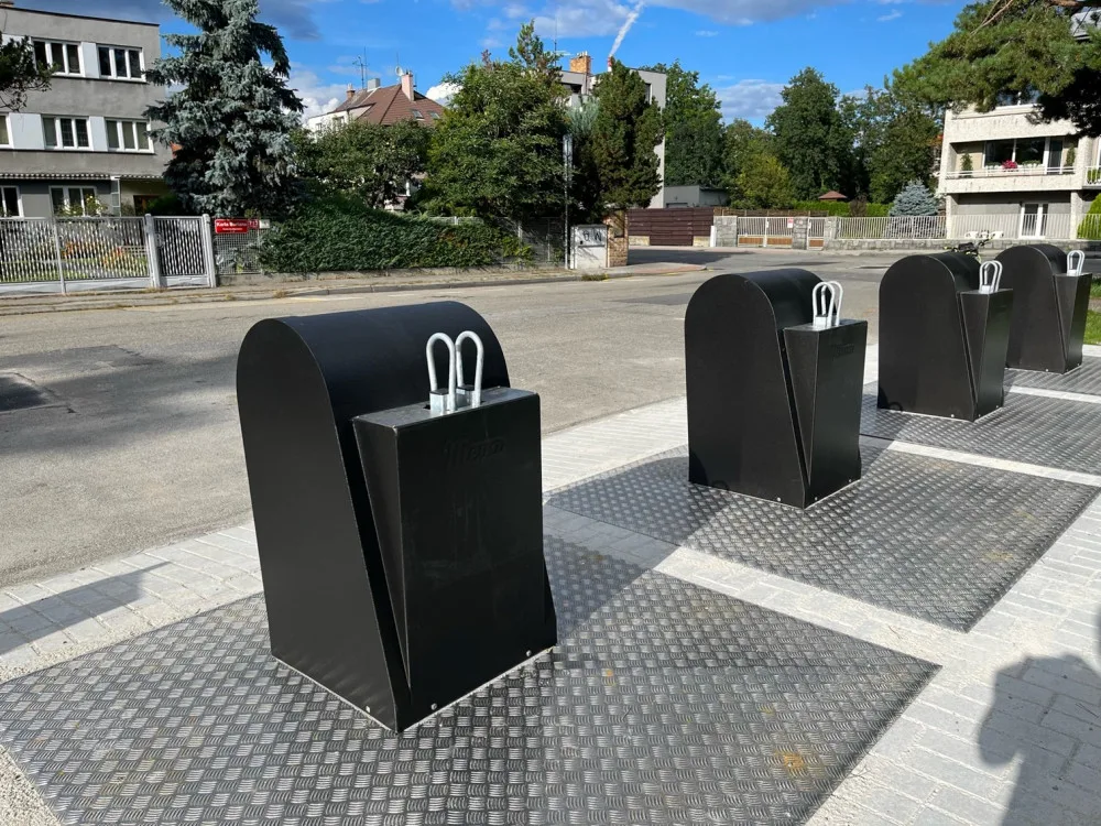 Havlíčkova kolonie má nové podzemní kontejnery