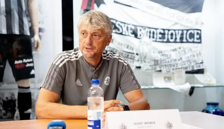 Trenér Dynama Jozef Weber.