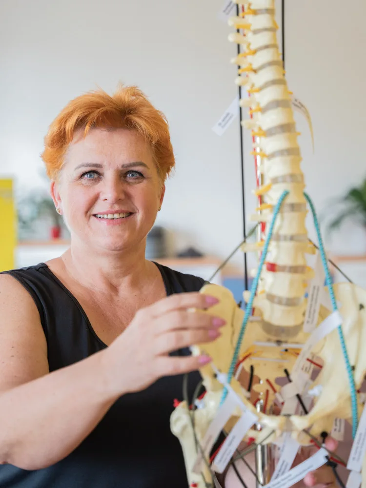 Bolí vás záda? Příčiny můžou být různé, ale nabízí se překvapivě jednoduché řešení