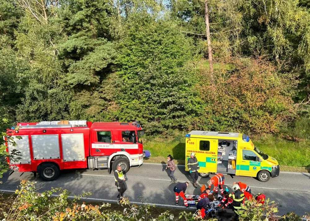 Na Prachaticku došlo k vážné nehodě osobního auta. Zraněnému pomohli svědci