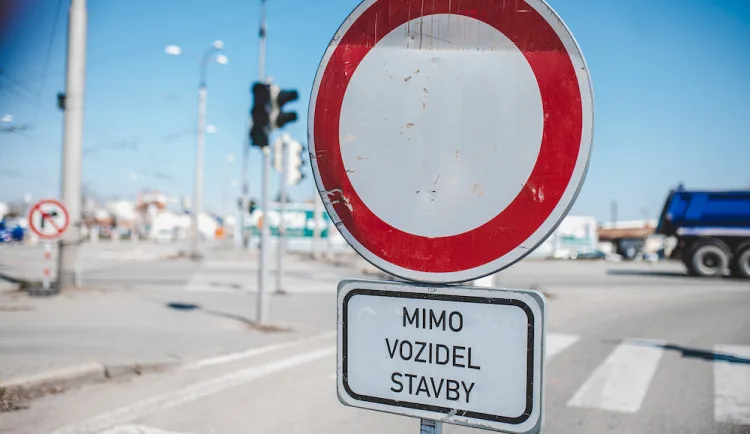 Kvůli opravě mostu se uzavře hlavní tah v Jindřichově Hradci. Práce potrvají do konce roku