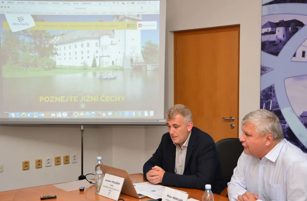 Piráti se opřeli do minulého vedení Jihočeské centrály cestovního ruchu. Jde o nedorozumění, hájí se bývalý ředitel