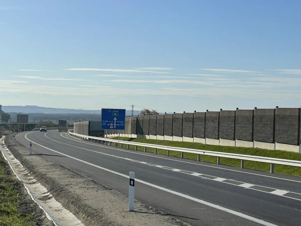 ŘSD otevřelo obchvat jihočeského Chýnova, město na něj čekalo desítky let