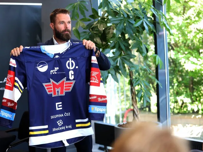 Motor vyhrál soud o užívání loga. Bude ale muset zavřít fanshop