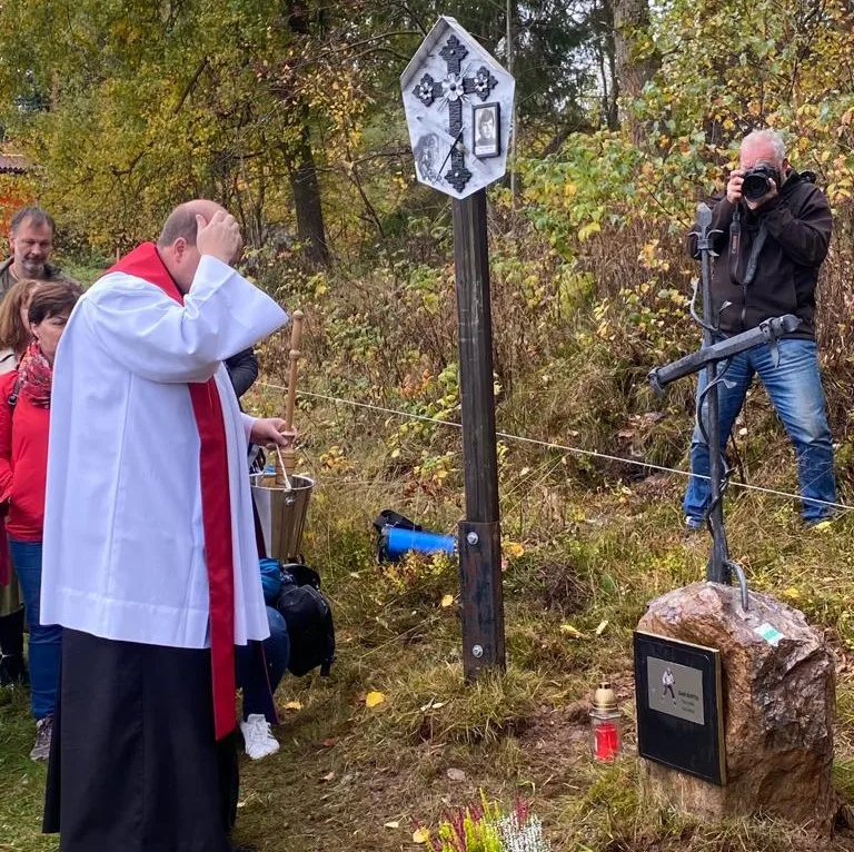 Křížku pak požehnal farář Jan Kulhánek.