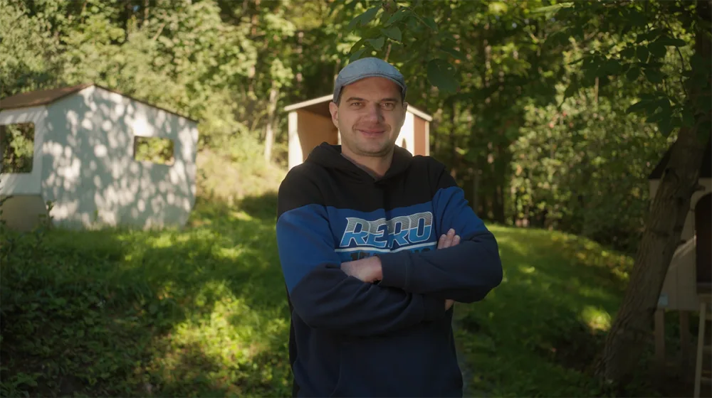 Čím víc kreativitu škádlíte, tím víc se dere ven, říká architekt a autor zahradních domků pro děti