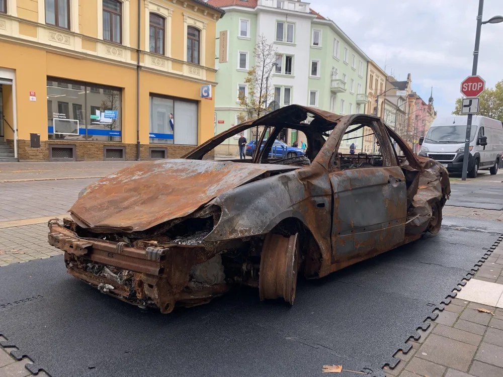 Auta jsou z ukrajinského města Irpiň.