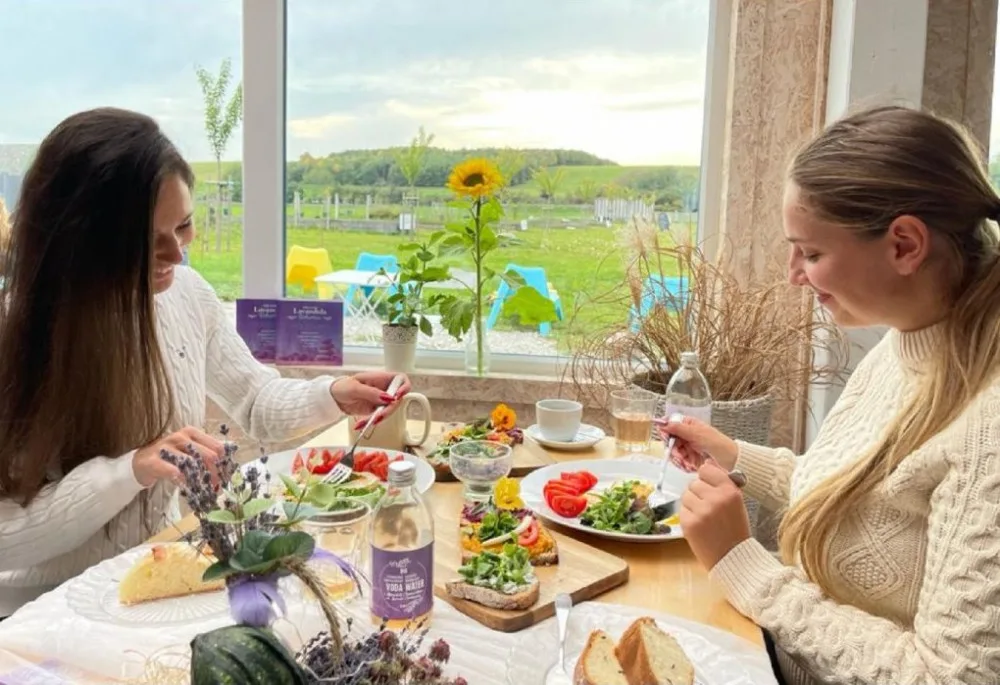 Zážitková snídaně s adopcí a aromaterapií v Levandulovém údolí