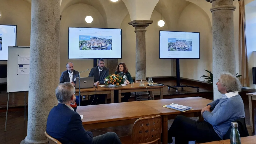 Romanisté z českých a kanadských univerzit se setkali na Quebeckých dnech v Českém Krumlově