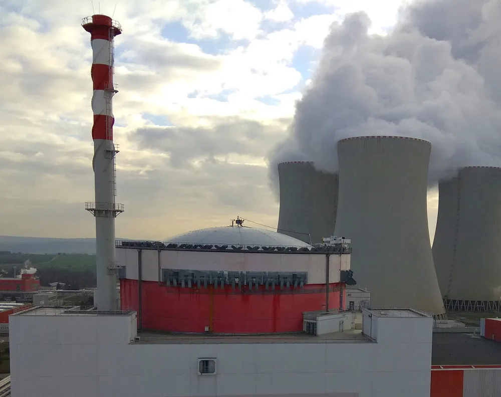 Střecha klíčové budovy Jaderné elektrárny Temelín má nový povrch