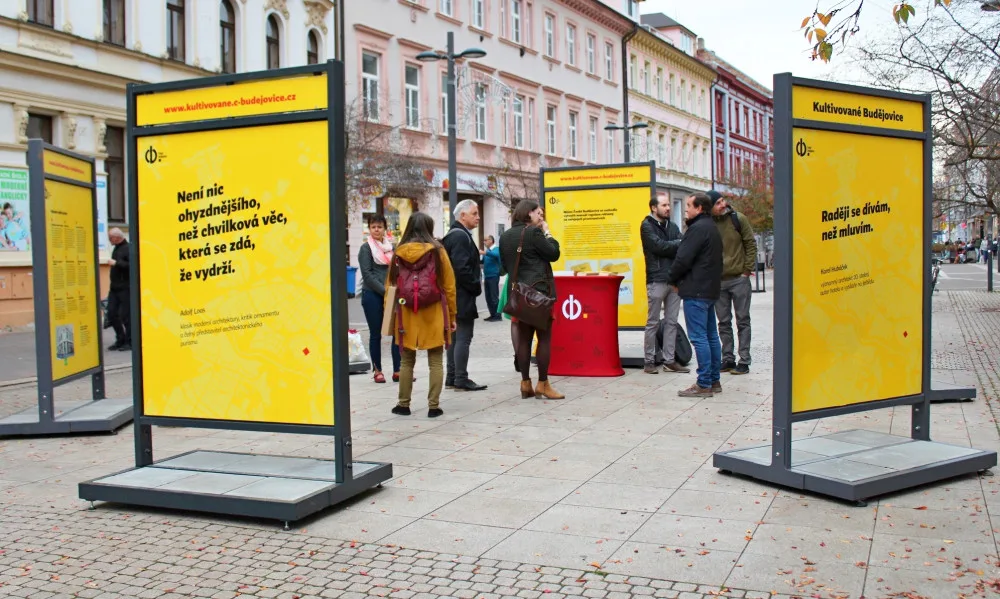 Výstava připomíná, jak nakládat s veřejným prostorem. Inspiraci pro manuál čerpalo město v Brně