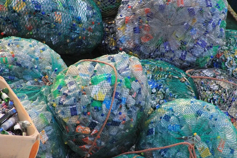 Zavedení zálohovaných PET lahví podporuje 74 procent lidí, ukázal průzkum