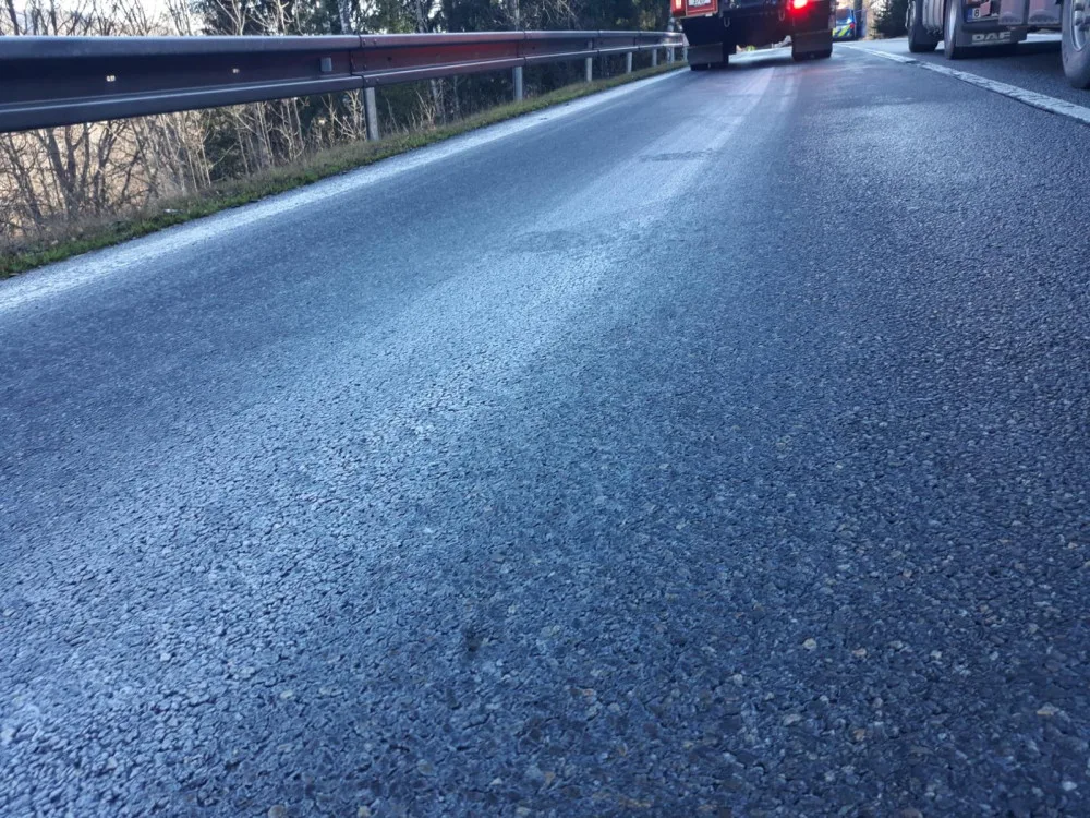 Řidič osobního auta nepřežil nehodu na Prachaticku