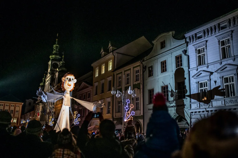 Přílet anděla bude letos bez obří loutky. Město ale připravilo jiný program