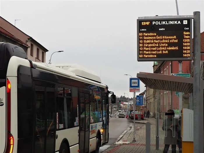 Lidé v Táboře si za MHD připlatí. Město zdražilo tarif po deseti letech