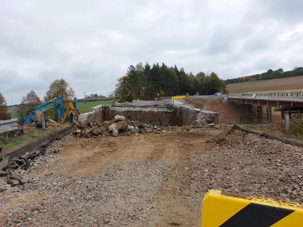 Archeologové ukončili průzkum v trase D4, našli spony, prsteny i mince