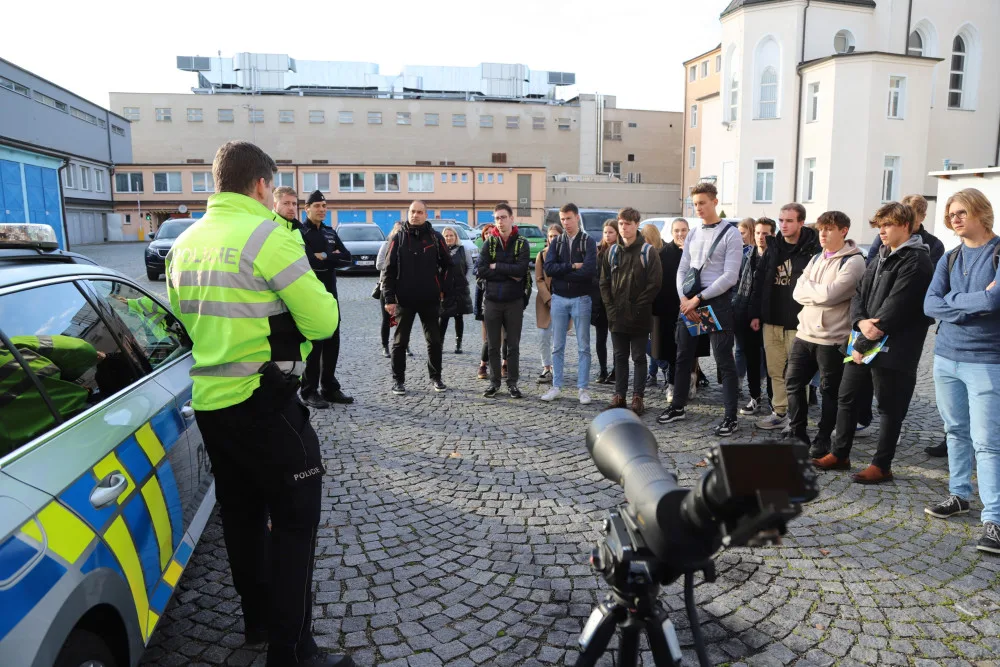 Jihočeská policie přivítala na „Dnech otevřených dveří“ tři českobudějovická gymnázia