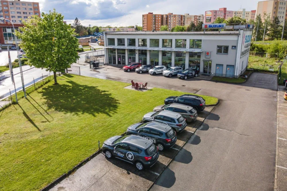 Budějcký Autostart slaví 30 let. Suzuki se pro řadu našich klientů stalo srdcovkou, říká majitel