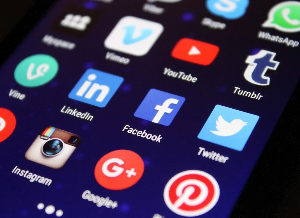 Facebook začal odstraňovat náhledy u odkazů na zpravodajství. Reaguje na novelu autorského zákona