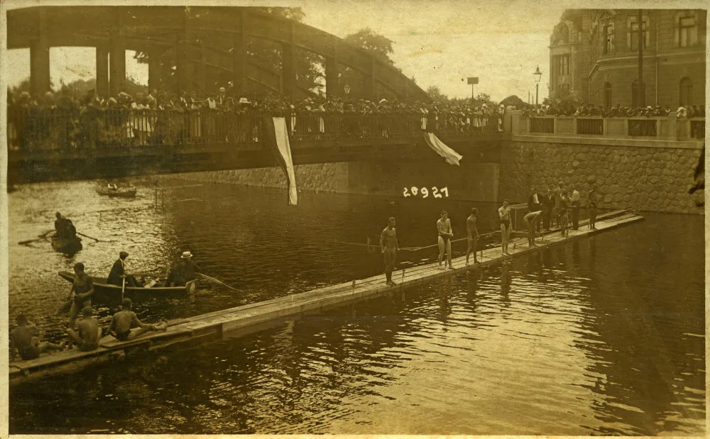 Historický snímek ponoru v Malši. Foto: M. Binder