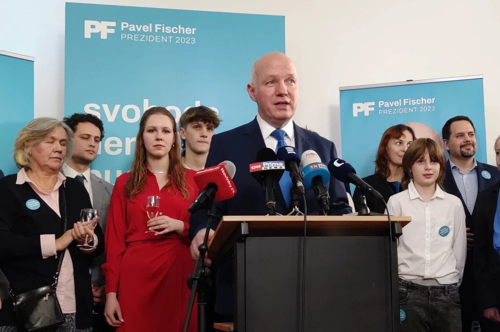Ve druhém kole plně podporuji Petra Pavla. Je potřeba spojit síly, aby byla republika v dobrých rukou, říká Pavel Fischer