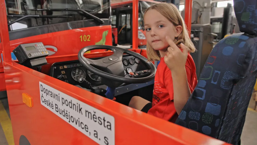Cestovat MHD zvládne i malé dítě