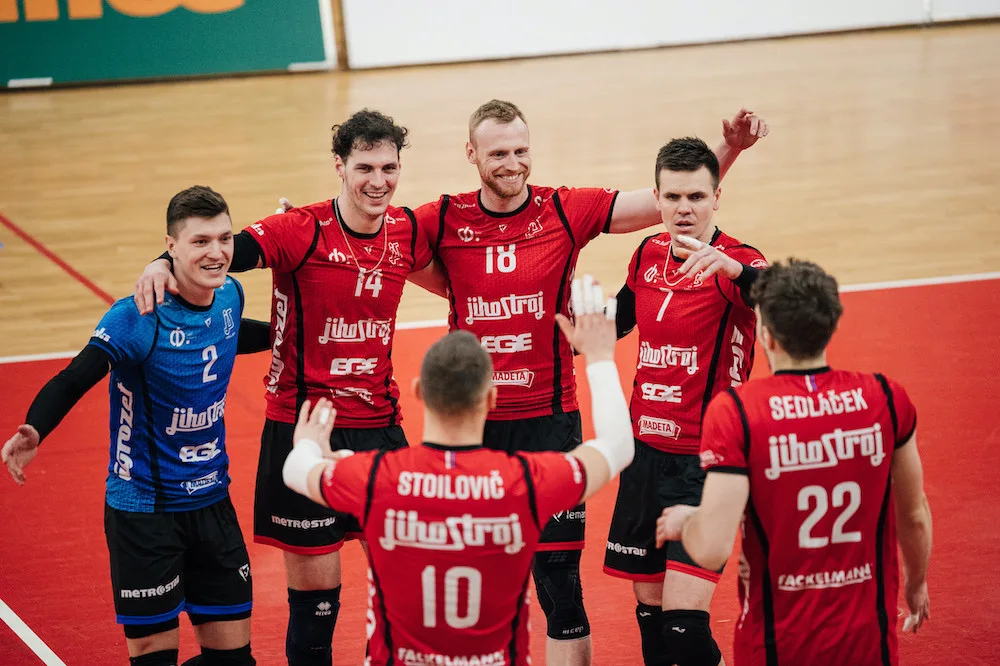 Jihostroj díky hladké výhře s Příbramí získal třetí místo po základní části.