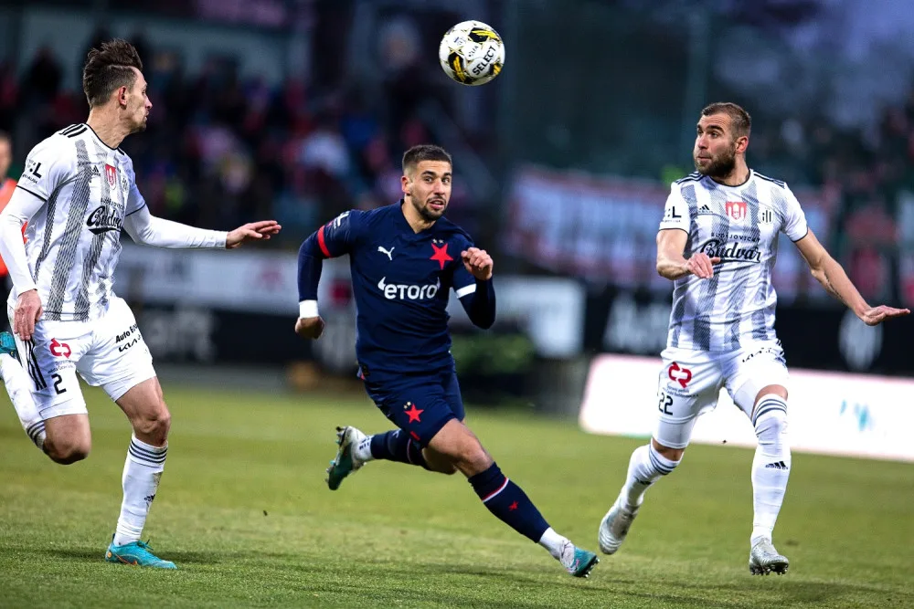 Fotbalová senzace. Dynamo obralo o všechny body Slavii, doma rozhodl Adediran
