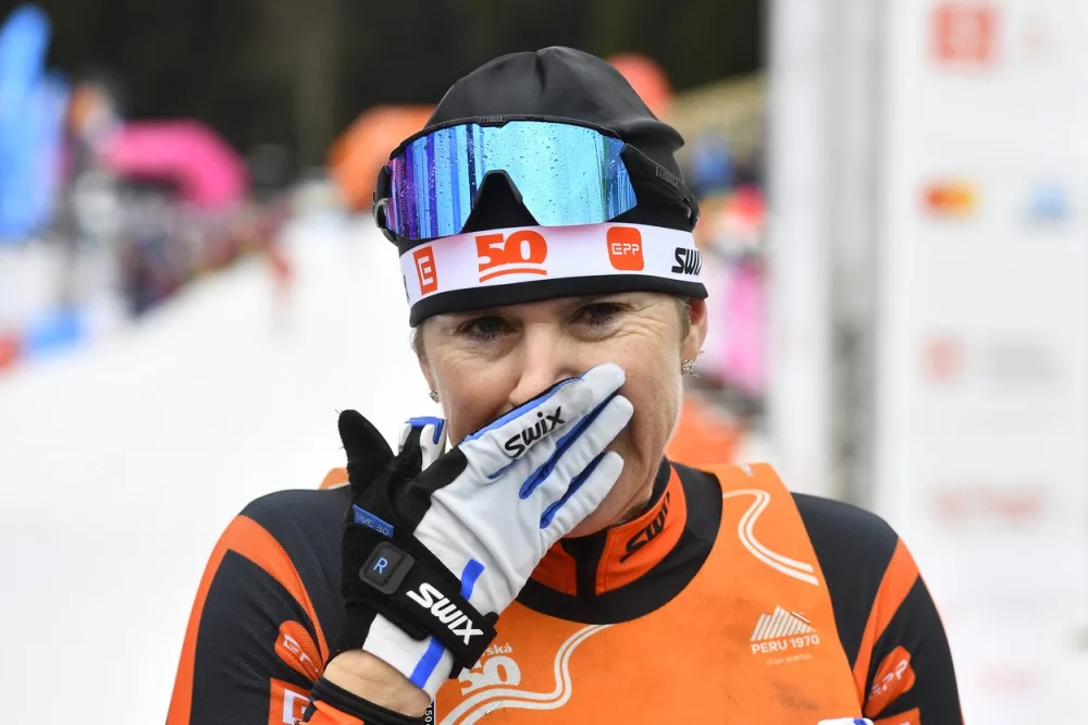 Kateřina Neumannová v cíli Jizerské 50 v únoru letošního roku.
